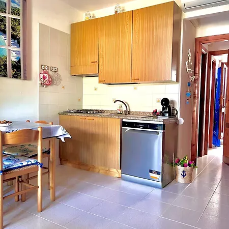 Vakantiehuis - Golden Seashell - Just 500 M From The Beach, Garden With Bbq, Sea View Terrace, Air Conditioning, Parking